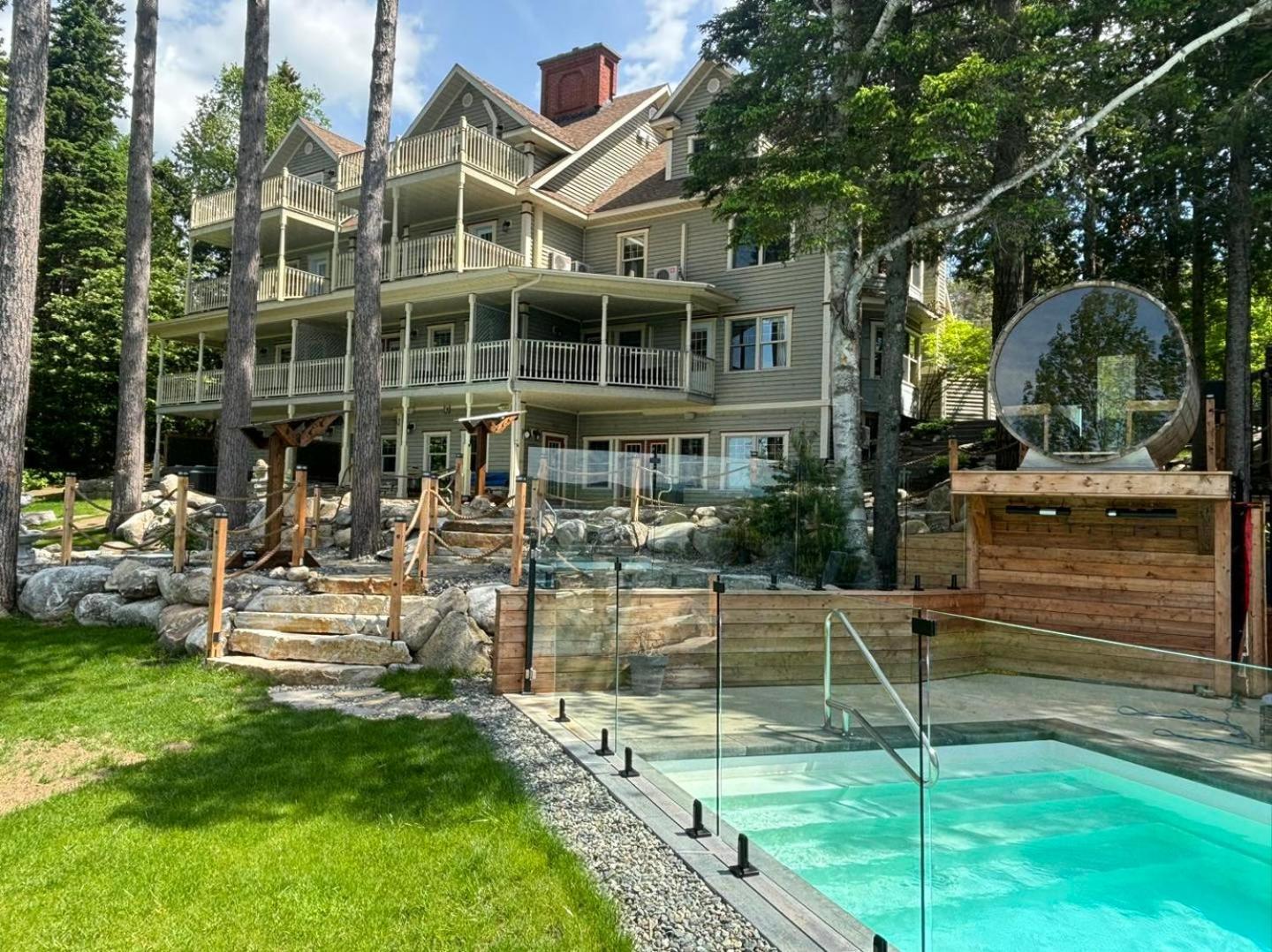 Estello Suites & Spa Lac-Mégantic Esterno foto